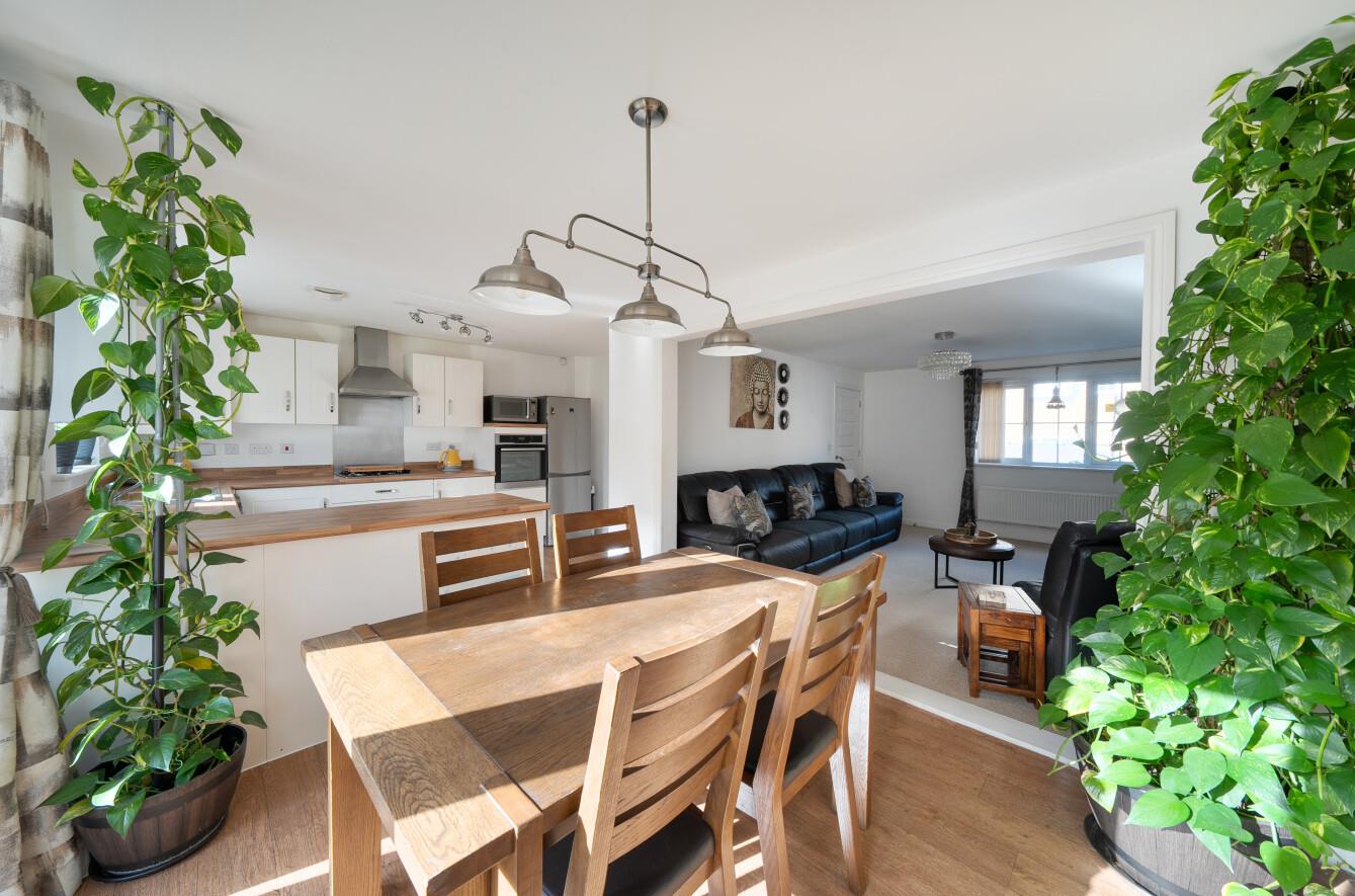 Cae Morfa, Neath, SA10 6EH